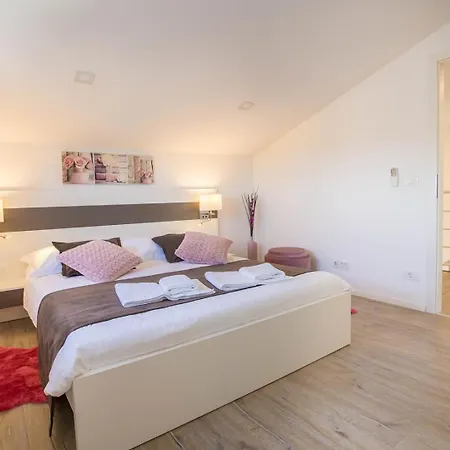 Three Bedroom Milohanic Iv Poreč