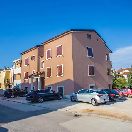 Three Bedroom Milohanic Iv *