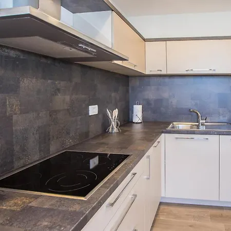 Апартаменты Three Bedroom Milohanic Iv Пореч