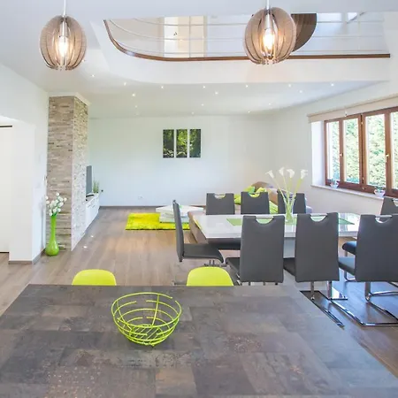 Appartement Three Bedroom Milohanic Iv