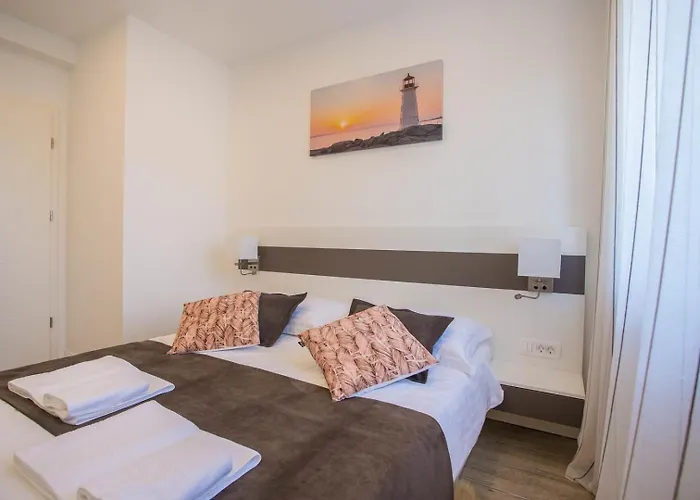 Three Bedroom Milohanic Iv Lejlighed Poreč