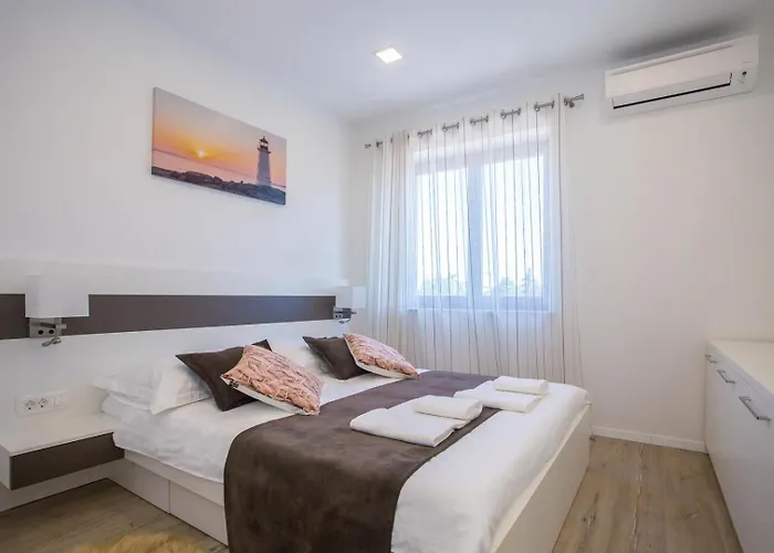 Three Bedroom Milohanic Iv * Porec