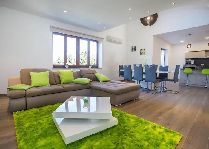 Three Bedroom Milohanic Iv * Porec