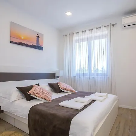 Three Bedroom Milohanic Iv * Porec